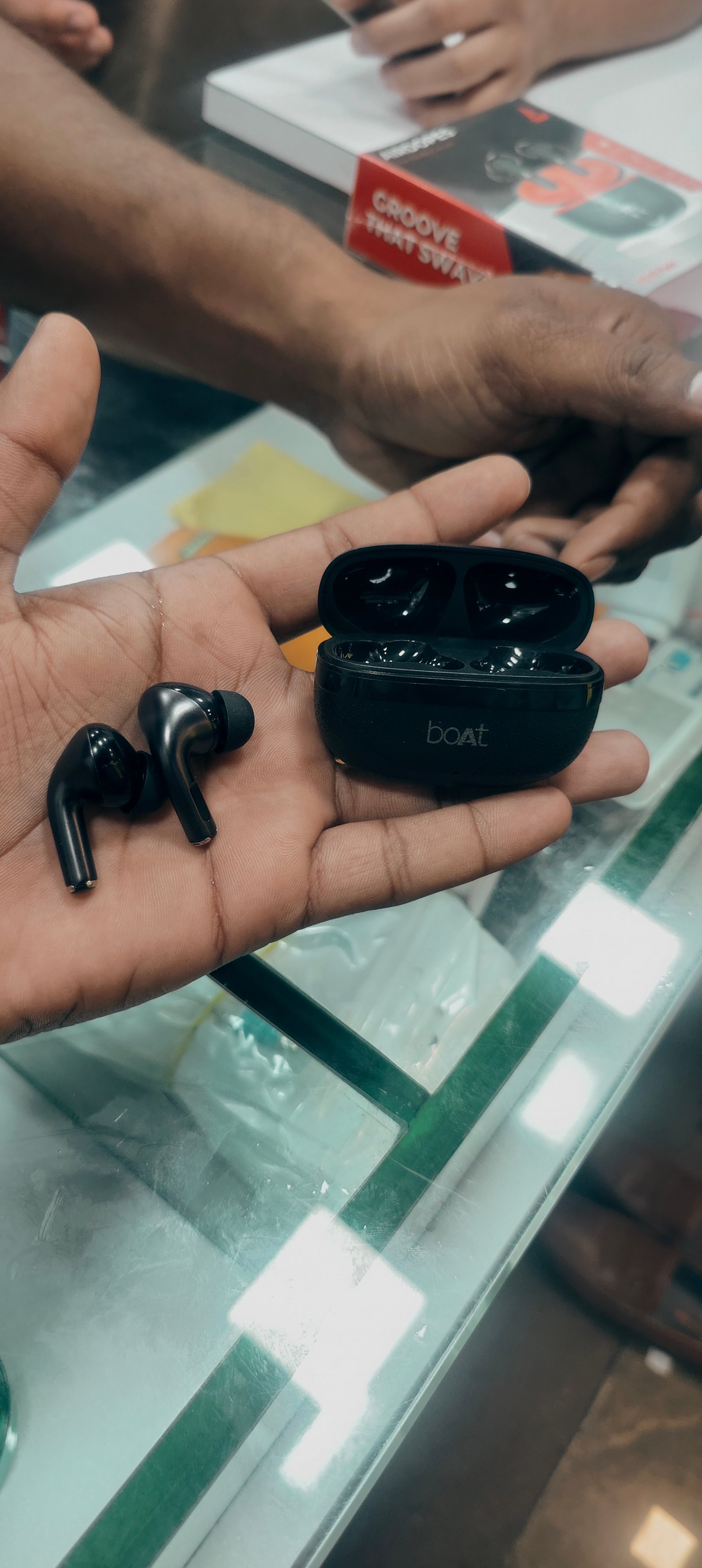 Boat Airpods Lather Volume Control - Image 2